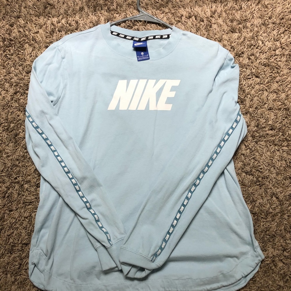 Nike Long Sleeve T-Shirt
